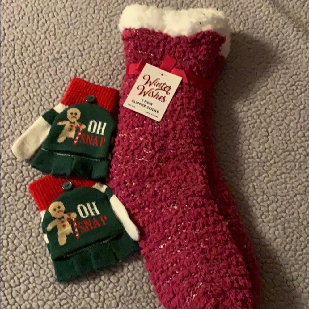 Christmas Gloves And Fuzzy Slipper Socks